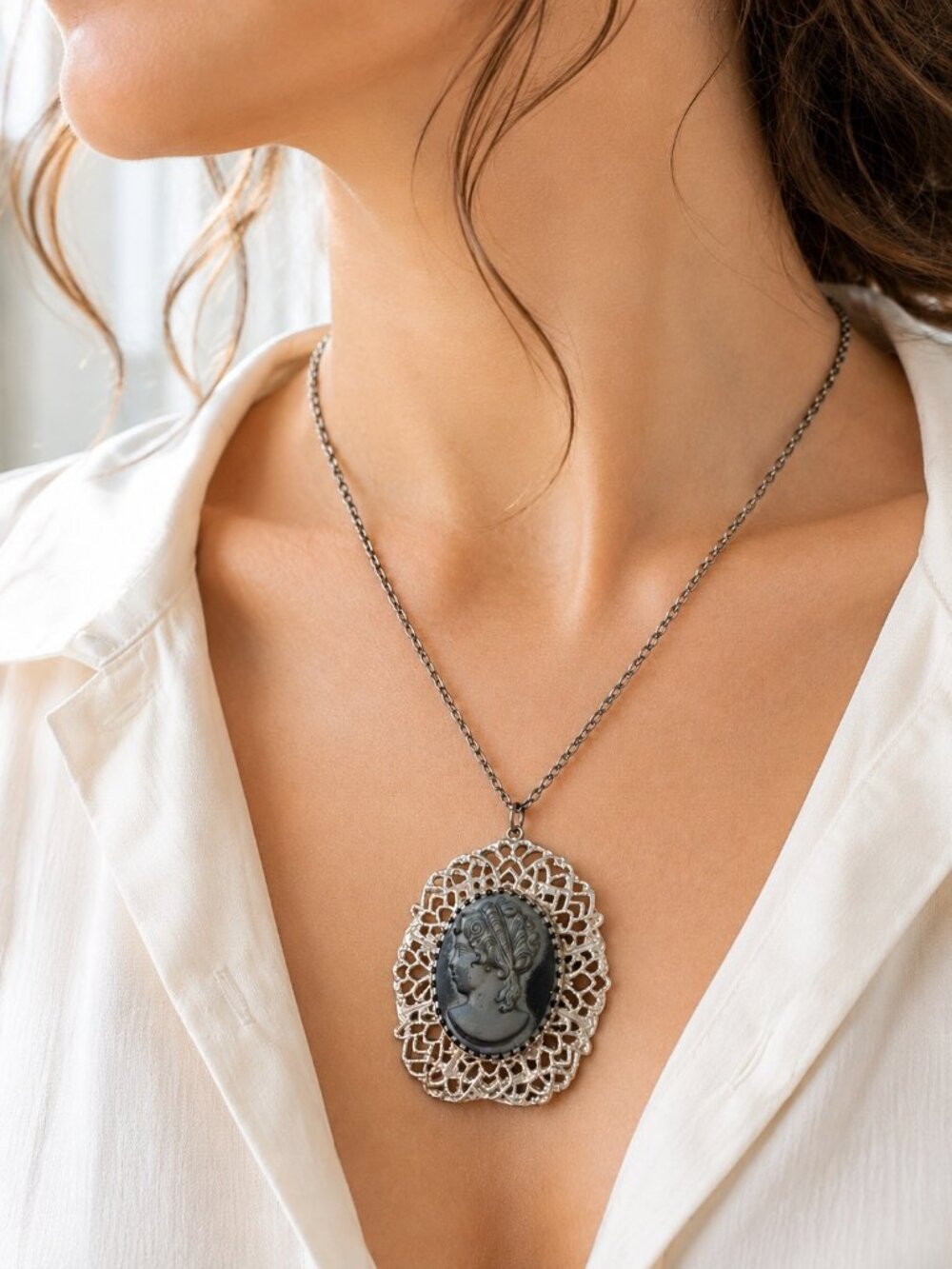 Vintage Silver-Tone Cameo Pendant Necklace With Filigree Frame & Ornate Antique